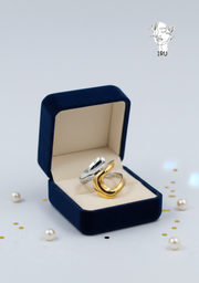 Large Hollow Side Hug Ring