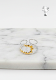 Curved Double-Band Ring