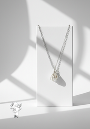 Pearl wire necklace