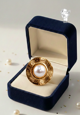 Circular Disc Pearl ring