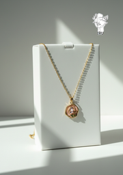Rose necklace with pearl, pink enamel