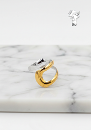 Large Hollow Side Hug Ring