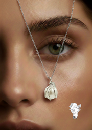 Pearl wire necklace