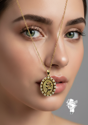 Rose frame necklace with pearl