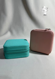Square leather jewelry organizer with zipper and mirror