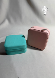 Square leather jewelry organizer with zipper and mirror