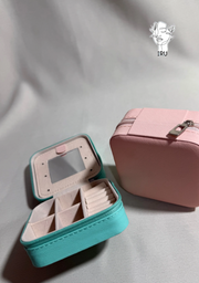 Square leather jewelry organizer with zipper and mirror