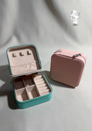 Square leather jewelry organizer with zipper and mirror