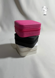 Square leather jewelry organizer with zipper