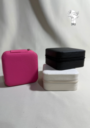 Square leather jewelry organizer with zipper
