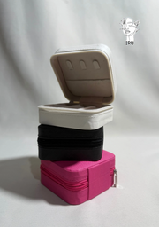 Square leather jewelry organizer with zipper