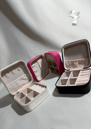 Square leather jewelry organizer with zipper