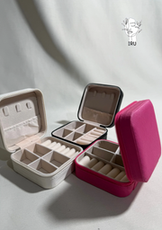 Square leather jewelry organizer with zipper