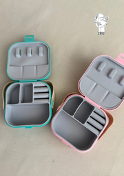 Square plastic jewelry organizer with secure closure and leather handle